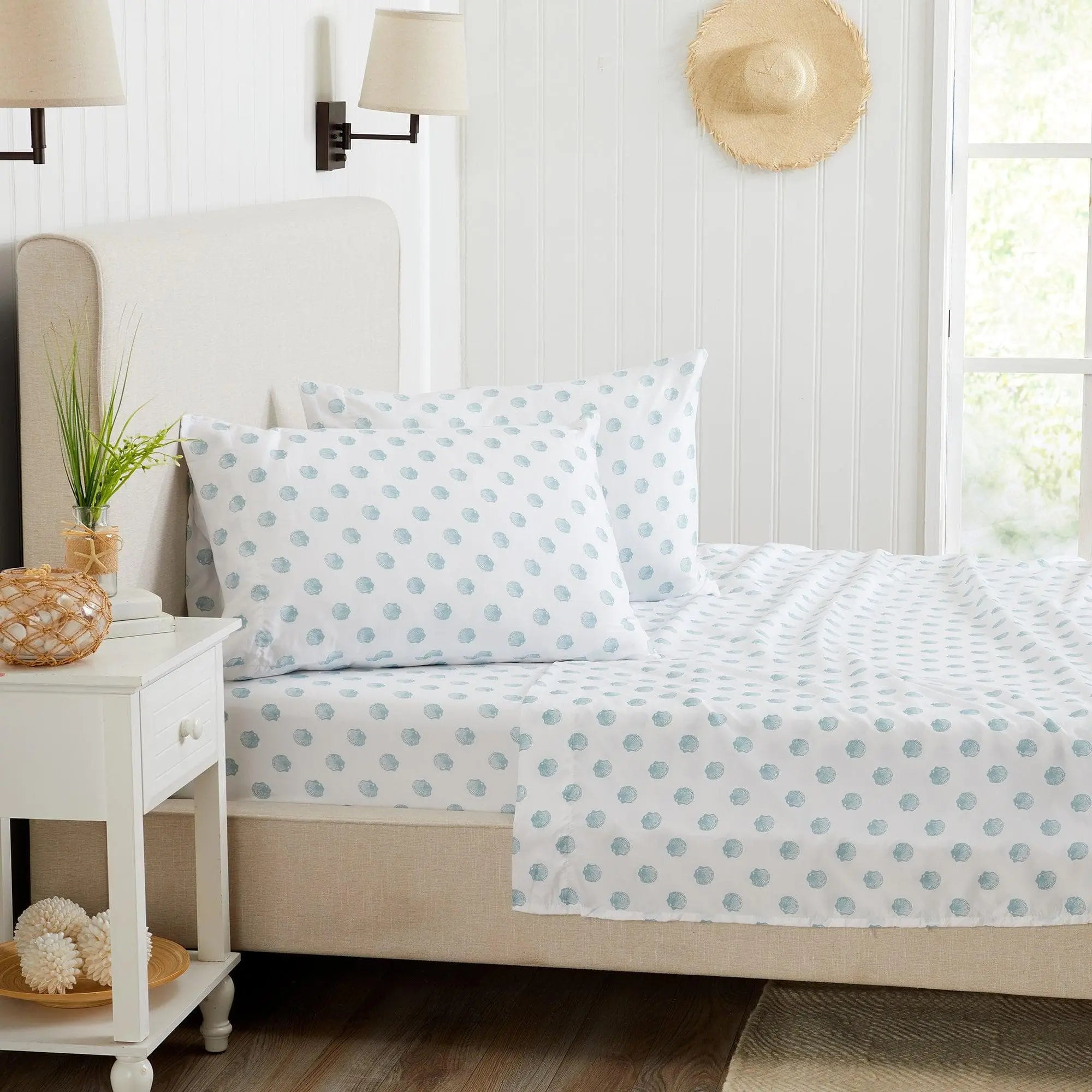 Coastal Sheet Set - Nantucket Collection by Great Bay Home, white with light blue dot pattern.