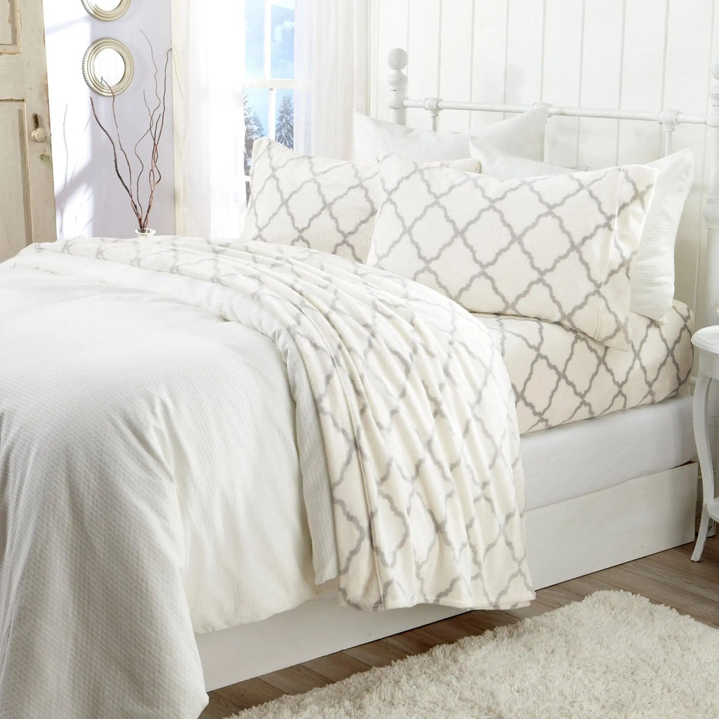 Velvet Luxe Bed Sheets - Lattice Collection, white with gray lattice pattern.
