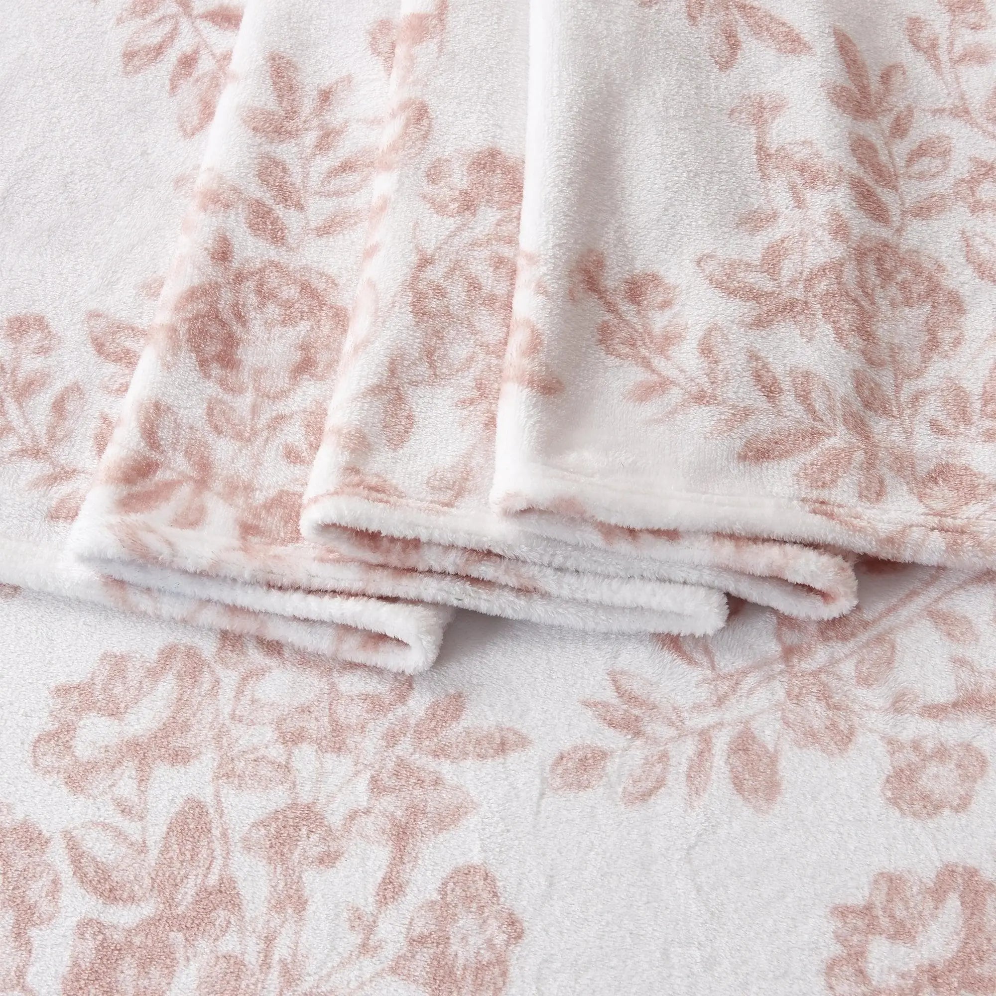 Velvet Luxe Bed Sheets from Great Bay Home, blush pink lattice pattern on white, cozy winter warmth.